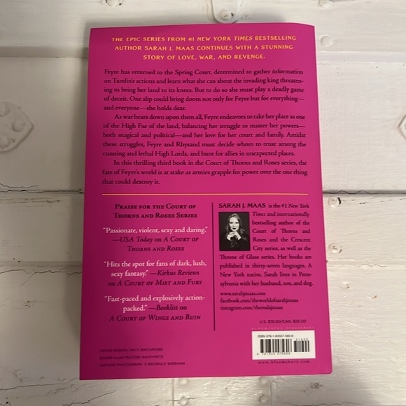 A Court of Wings of Ruin - Picture 2 of 3